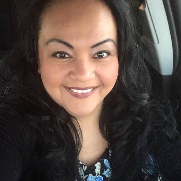 Meet your Posher, Jennifer - Picture 1 of 1